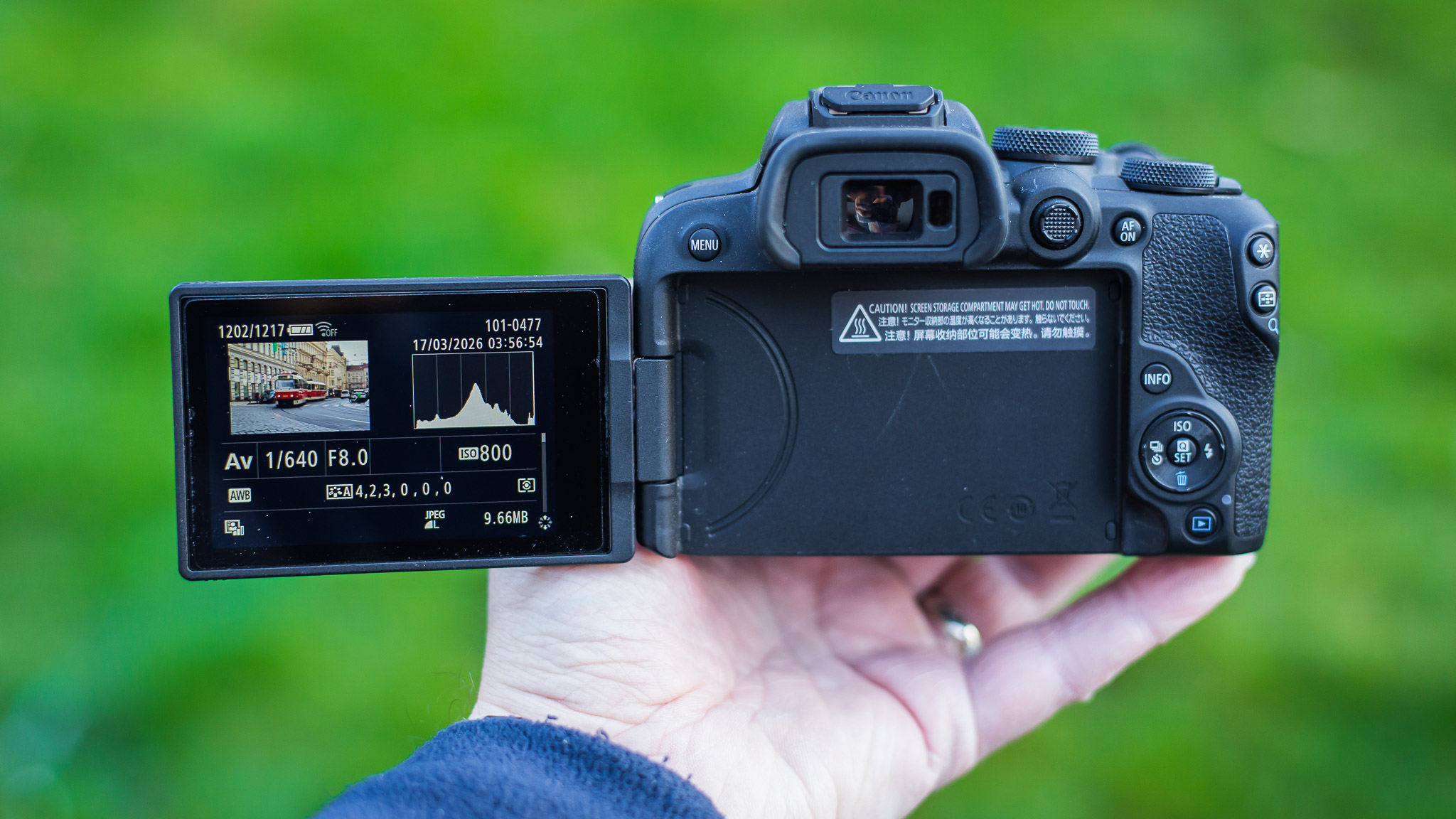 Canon EOS R10 image 13