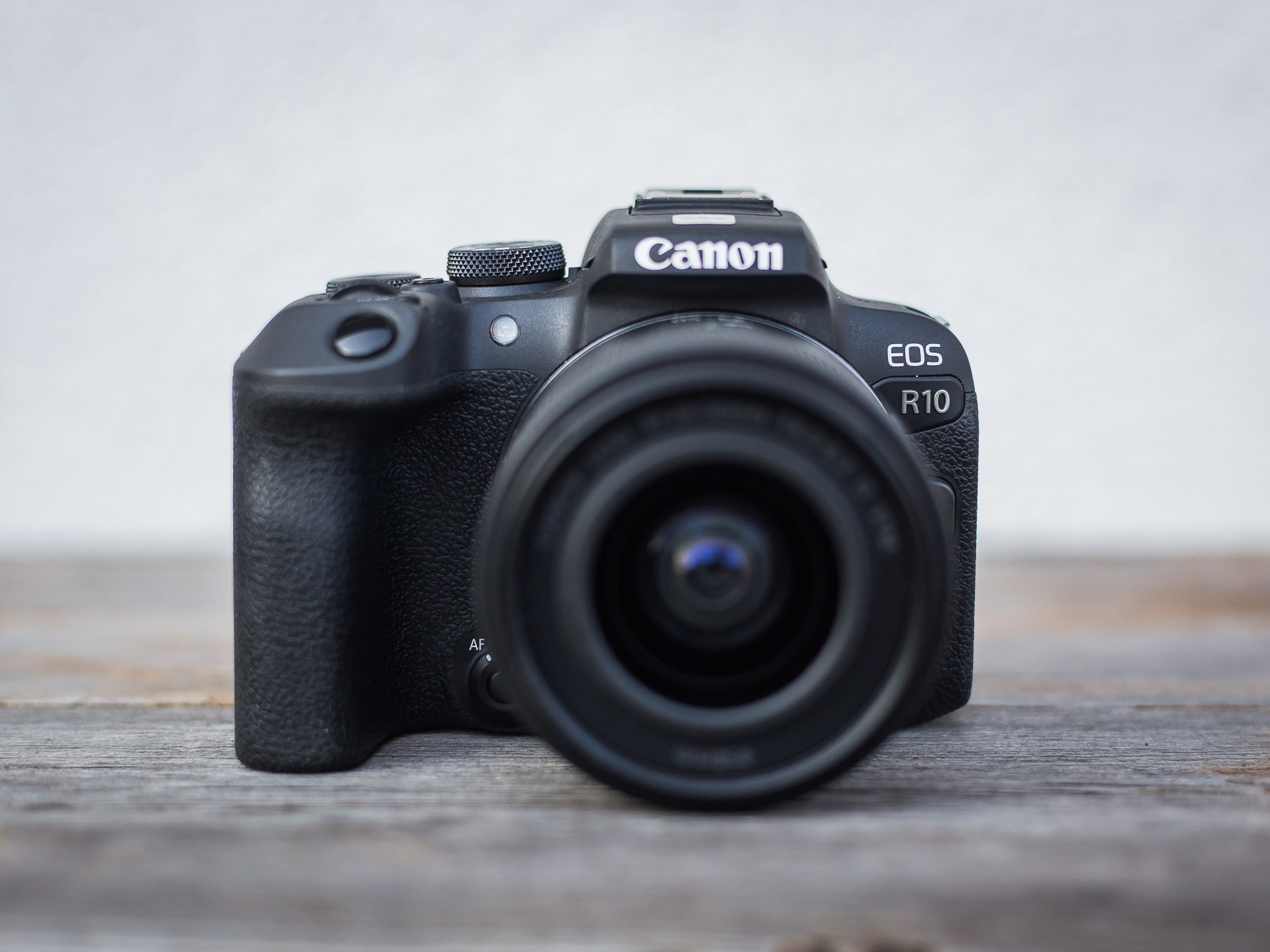 Canon EOS R10 image 1
