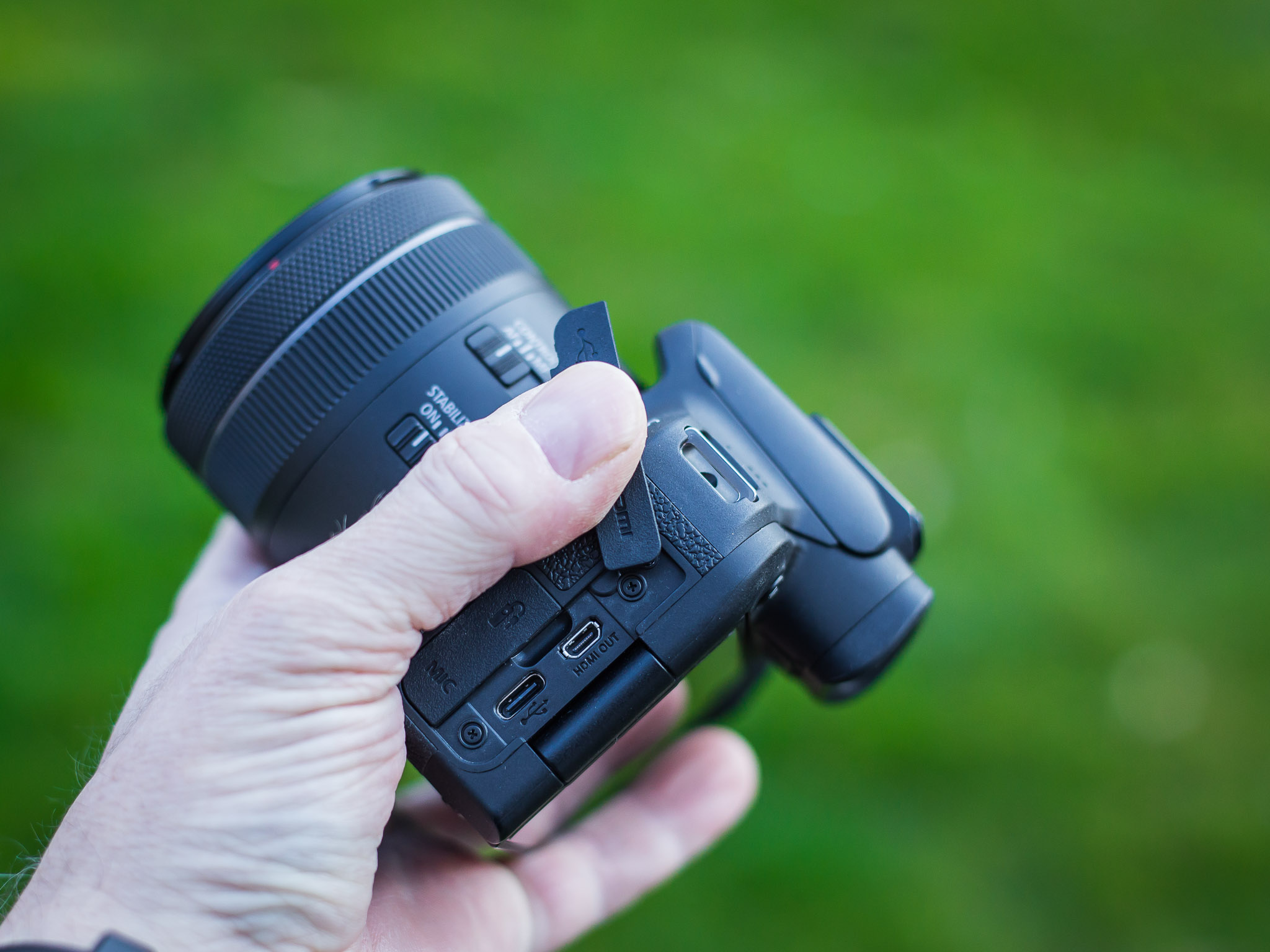 Canon EOS R10 image 12